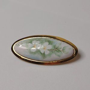 Cute Little Gold Tone With White Flowers Vintage Brooch